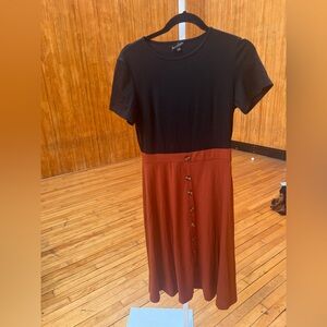 Black Red Buttoned Vintage Styled Midi Dress Short Sleeve Crew Neck